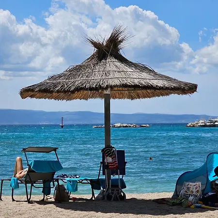 With A Magical View Daire Split