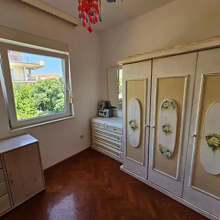 With A Magical View Спліт